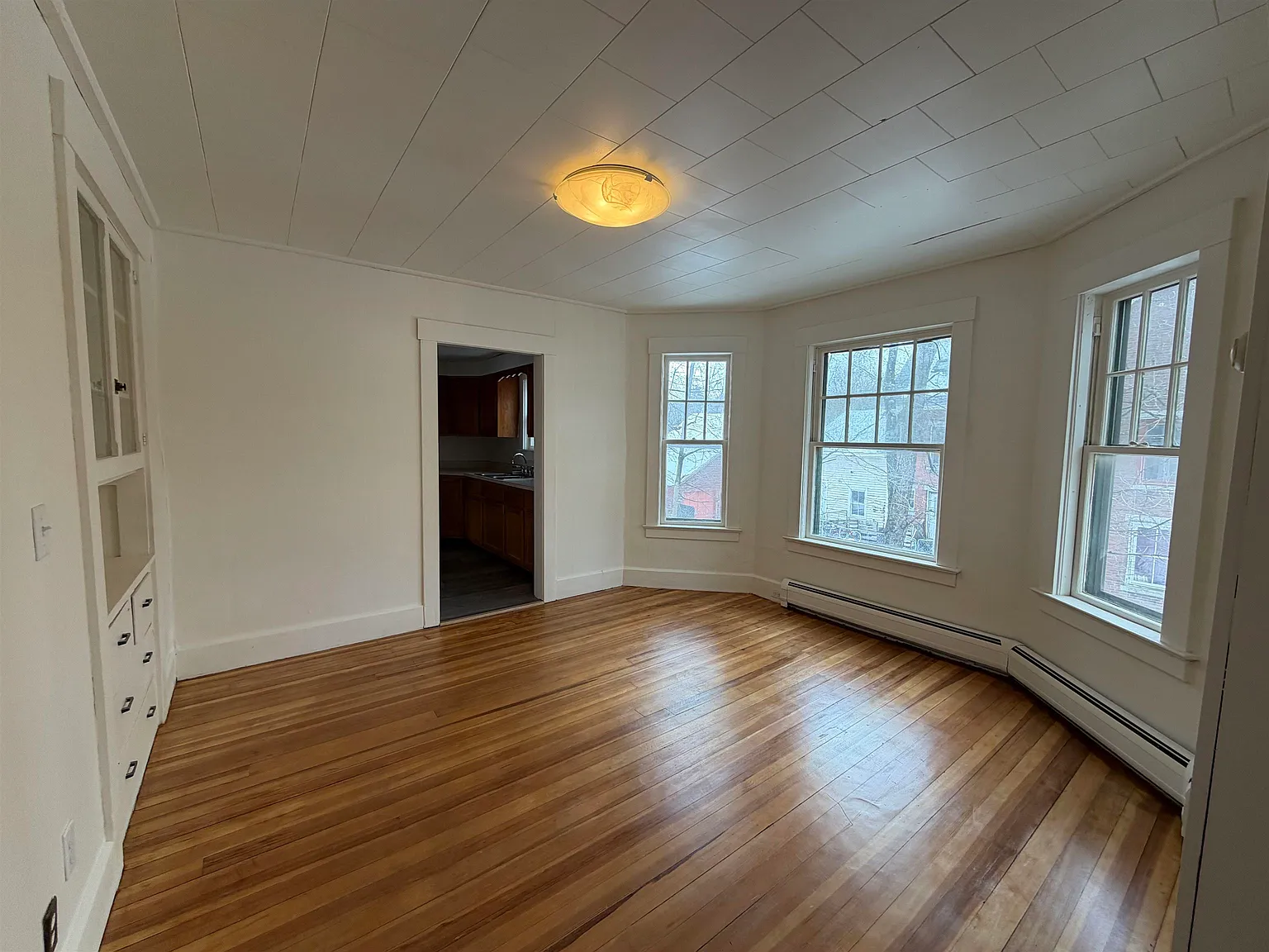 2 bed, 1.0 bath, 1525 sqft, $2,000 — Photo 3