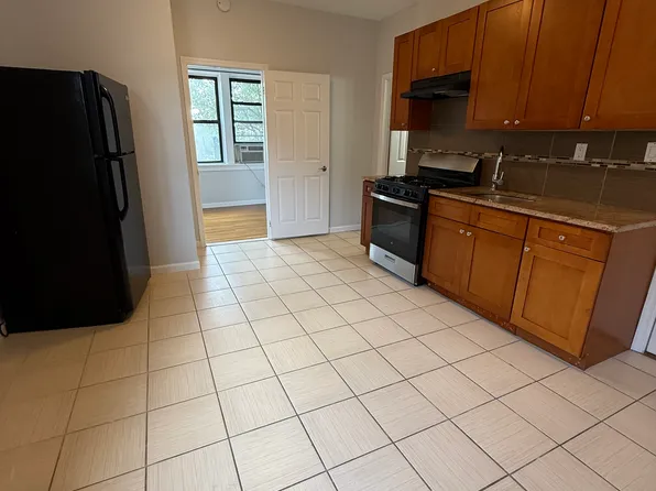 145 Park Ave #5, East Rutherford, NJ 07073