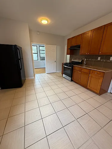 145 Park Ave #5 Photo 1
