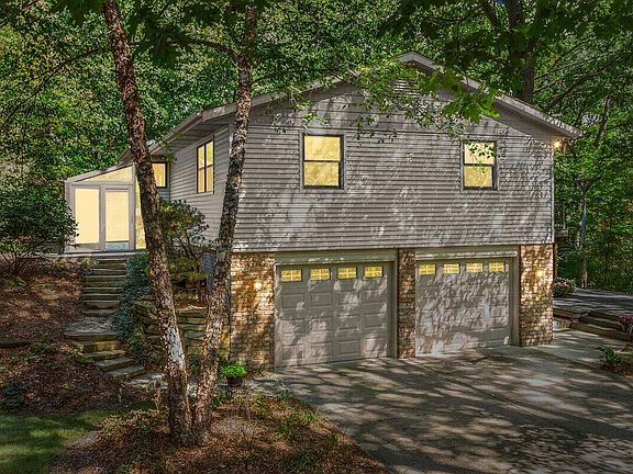 3rd image of 6620 Lakeshore Dr