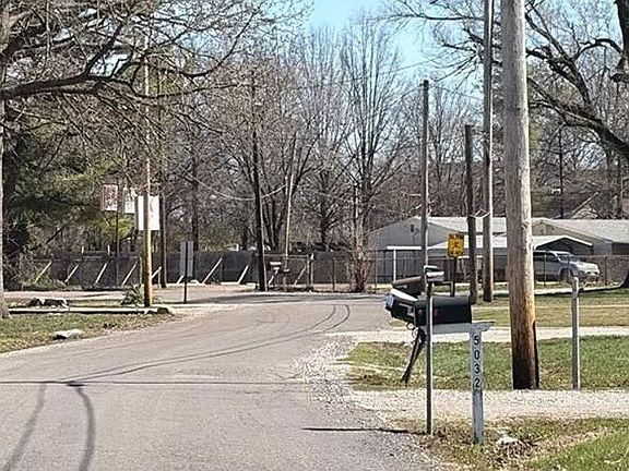 4th image of 5117 Lakeview Dr