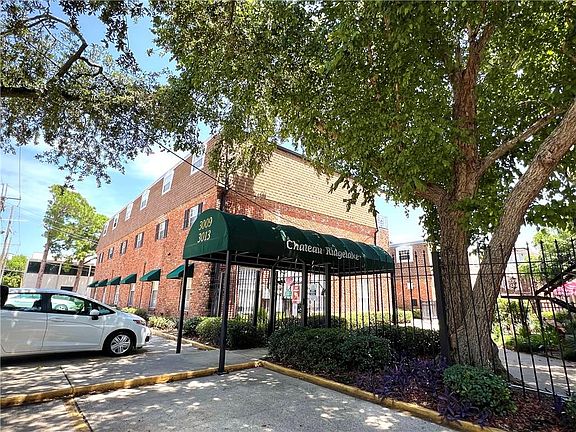 2nd image of 3013 Ridgelake Dr APT 201
