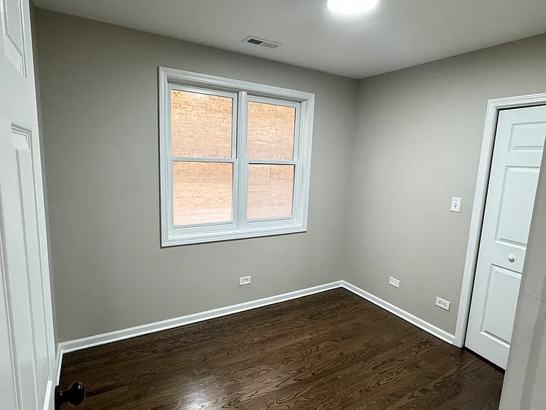 5438 S Indiana Ave #1F — Photo 18