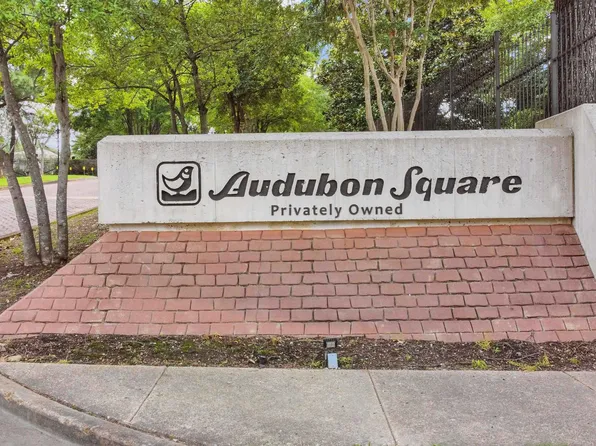 732 Forest Lake Dr, Memphis, TN 38117