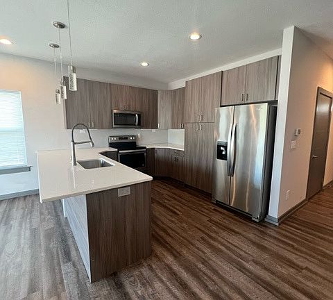 7627 Mercier-21_07312023