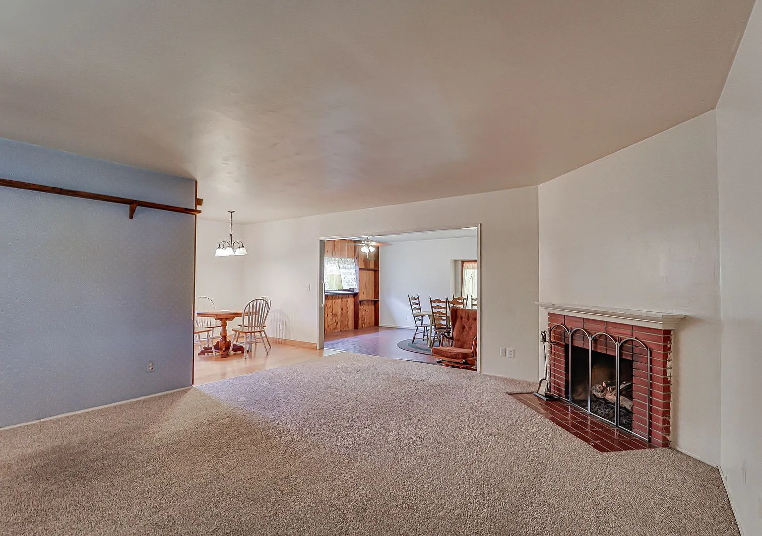 3 Bedroom in SW Bakersfield — Photo 4