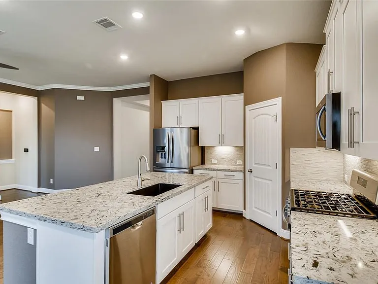 817 Kenney Fort Xing — Photo 13
