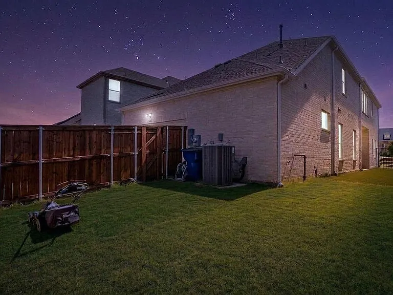 8869 Bailey St — Photo 43