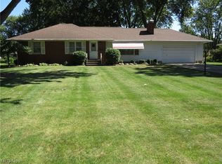 139 Walnut Dr, Amherst, OH 44001