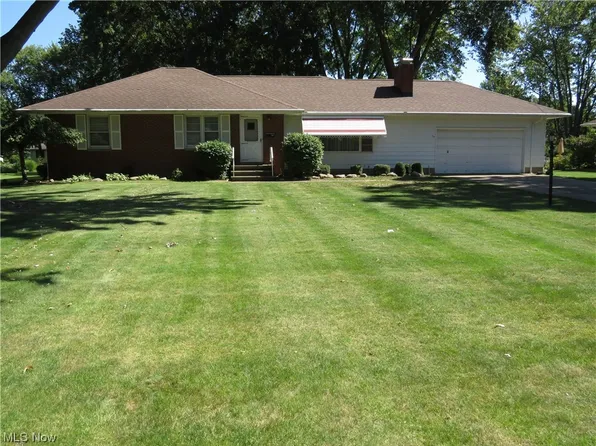 139 Walnut Dr, Amherst, OH 44001