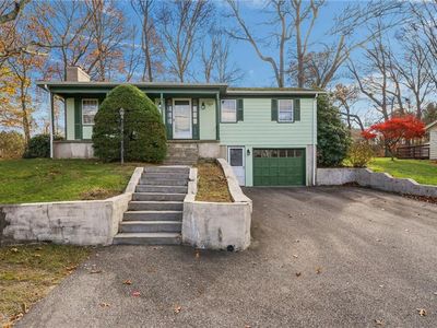 76 Sycamore Dr, West Warwick, RI, 02893