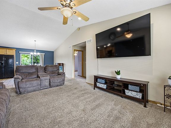 3rd image of 2460 Prairie Hill Dr