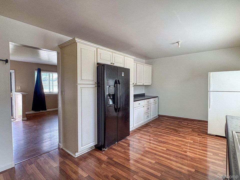23342 Shoreview St, photo 9