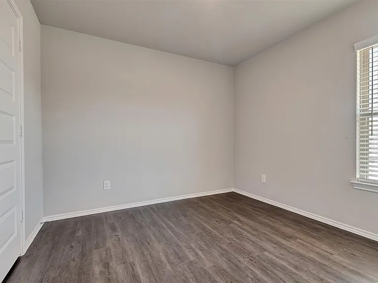 261 Gallant Front Ln — Photo 10
