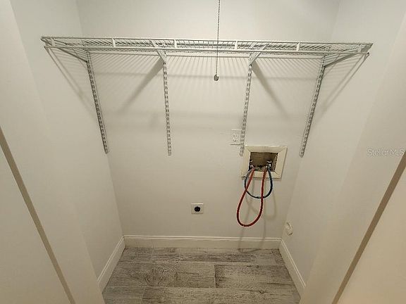 5th image of 627 Glendevon Dr #627