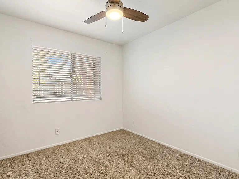 18 Meadowood — Photo 25