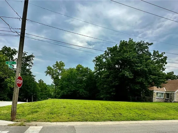 3500 E 70th St, Kansas City, MO 64132