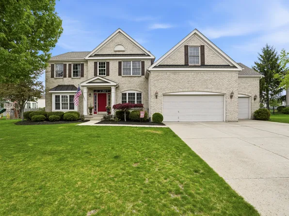 3713 Weather Stone Xing, Zionsville, IN 46077