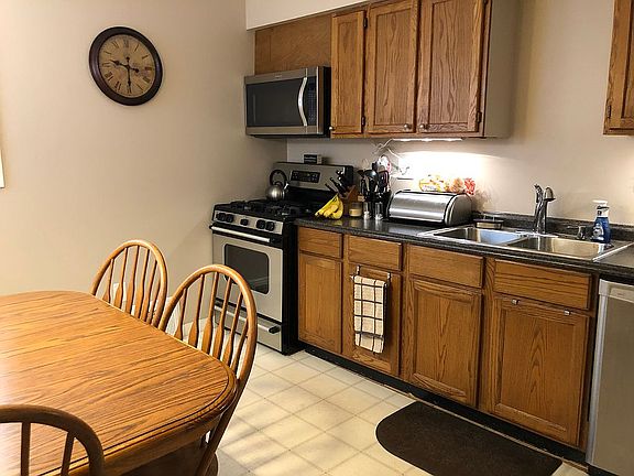 2nd image of 6022 Stark Dr