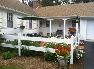 5 Walnut Dr, Hawthorn Woods, IL