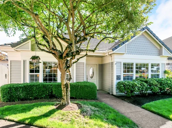 1705 Lake Shore Dr, Eugene, OR 97408