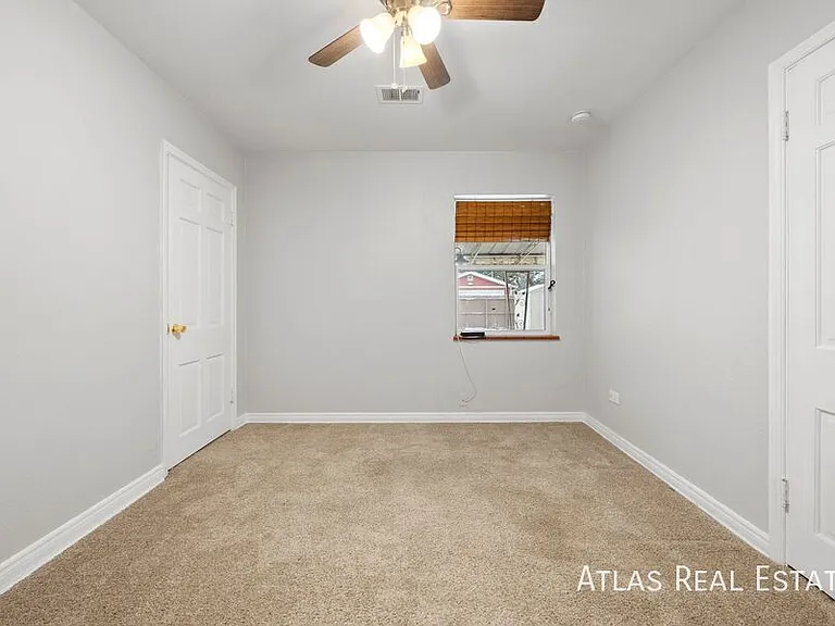 2020 N Oneida St — Photo 20