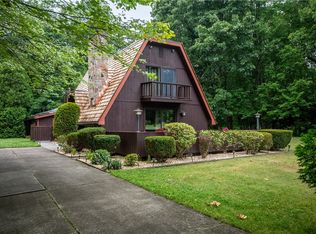 12 E Patricia Dr, Transfer, PA 16154