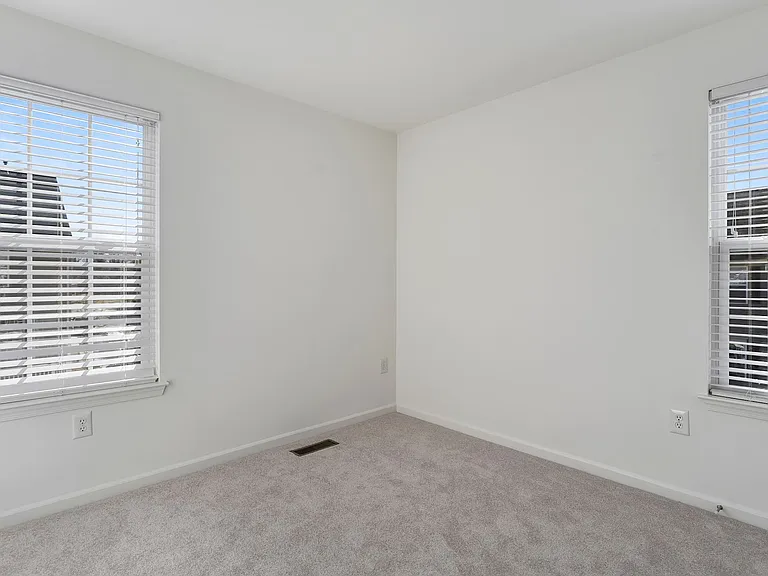 4801 Portsmouth Rd — Photo 25