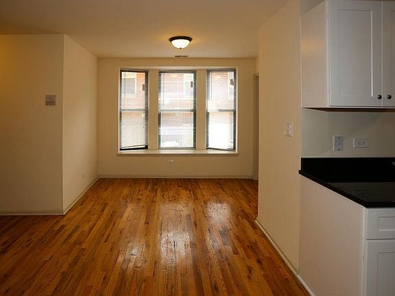 5th image of 4654 N Malden St #103