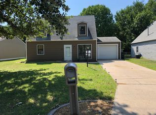 2133 Halls Lndg, Manhattan, KS 66502
