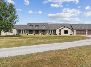 640 W Clay St, Chouteau, OK 74337