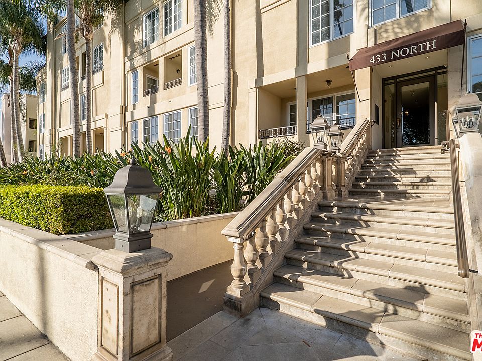 1st image of 433 N Doheny Dr Unit 301