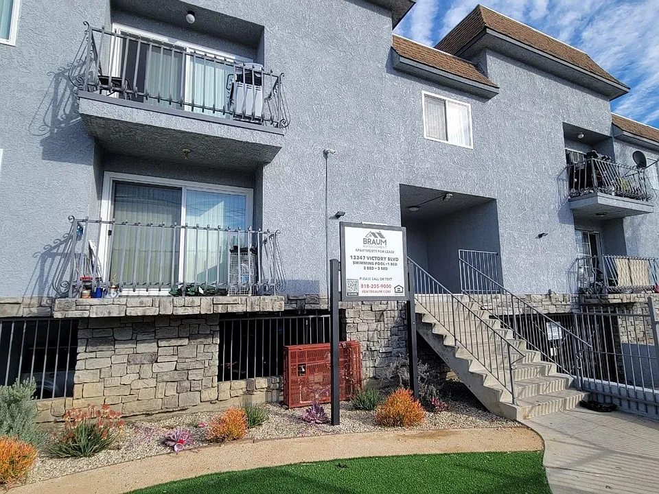 13347 VICTORY BLVD.