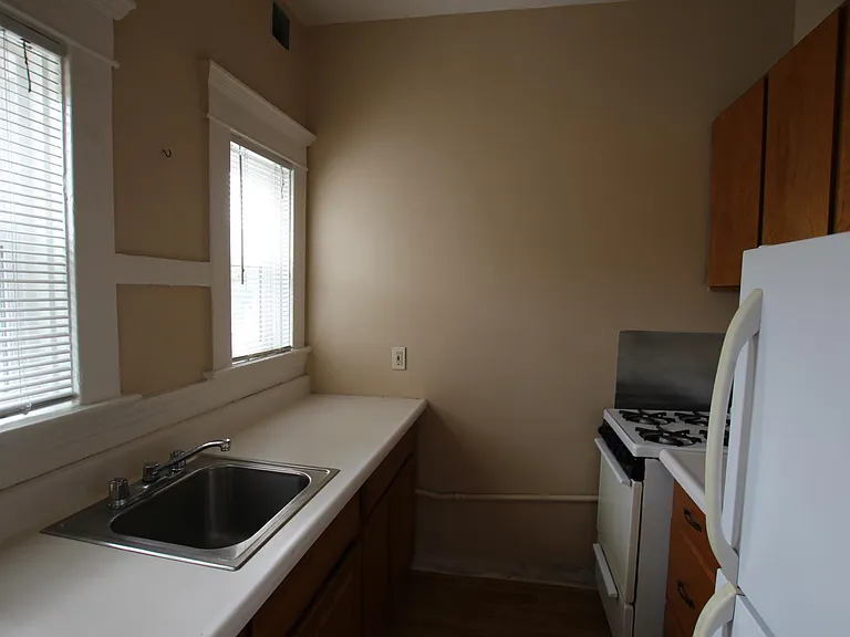 50 Breeze Ave #4 — Photo 5