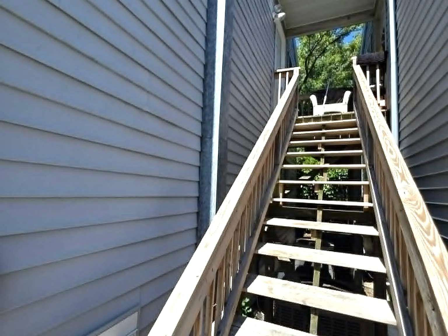 209 Monticello Avenue - A — Photo 3