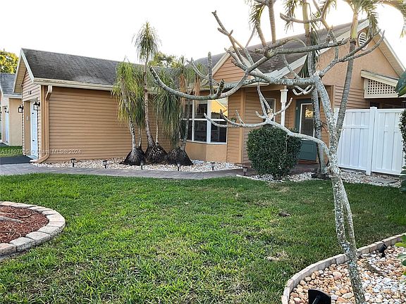 4th image of 4461 NW 99th Ter