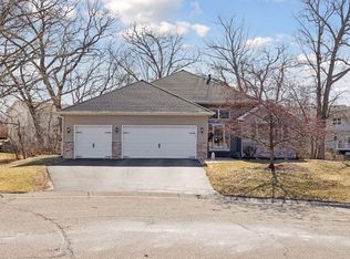 7113 47th Street Ct N, Oakdale, MN 55128