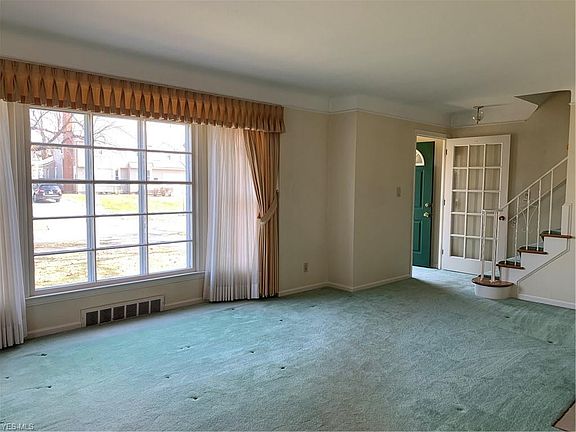 2nd image of 1398 Henning Dr