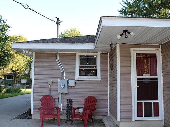 3rd image of 8527 239th Ln NE