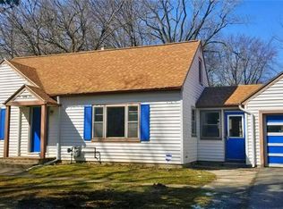 284 Eaton Rd, Rochester, NY 14617