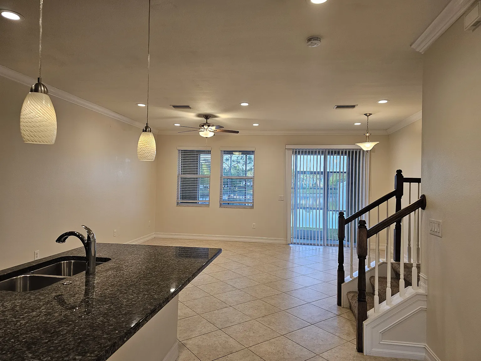 3 bed, 2.5 bath, 1816 sqft, $2,800 — Photo 4