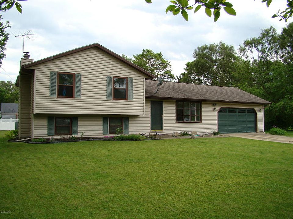 1st image of 68085 Elsie Ln