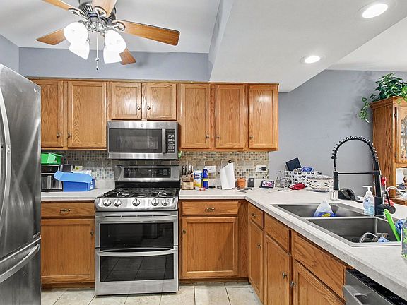 5th image of 1724 Court St