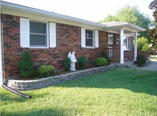 3221 Turnover Ct, Louisville, KY 40216