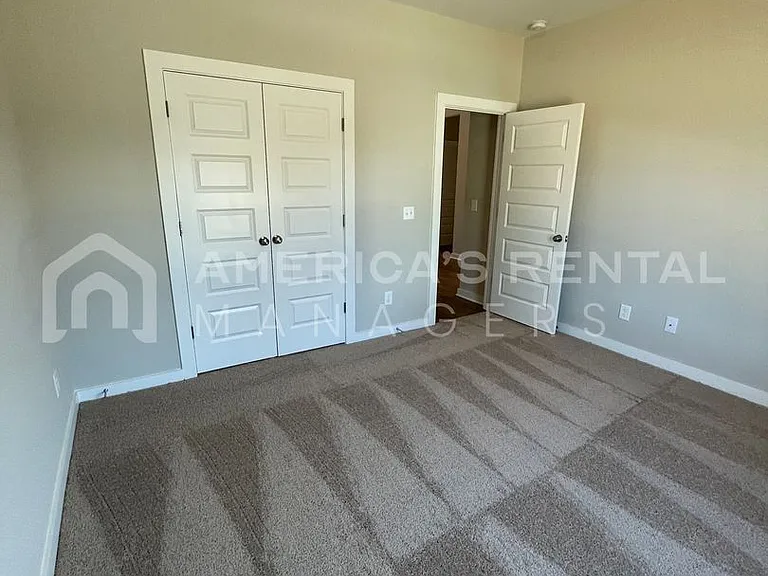 2124 Sullivan Dr — Photo 28