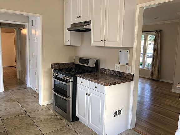 5th image of 452 E Laurel Ave