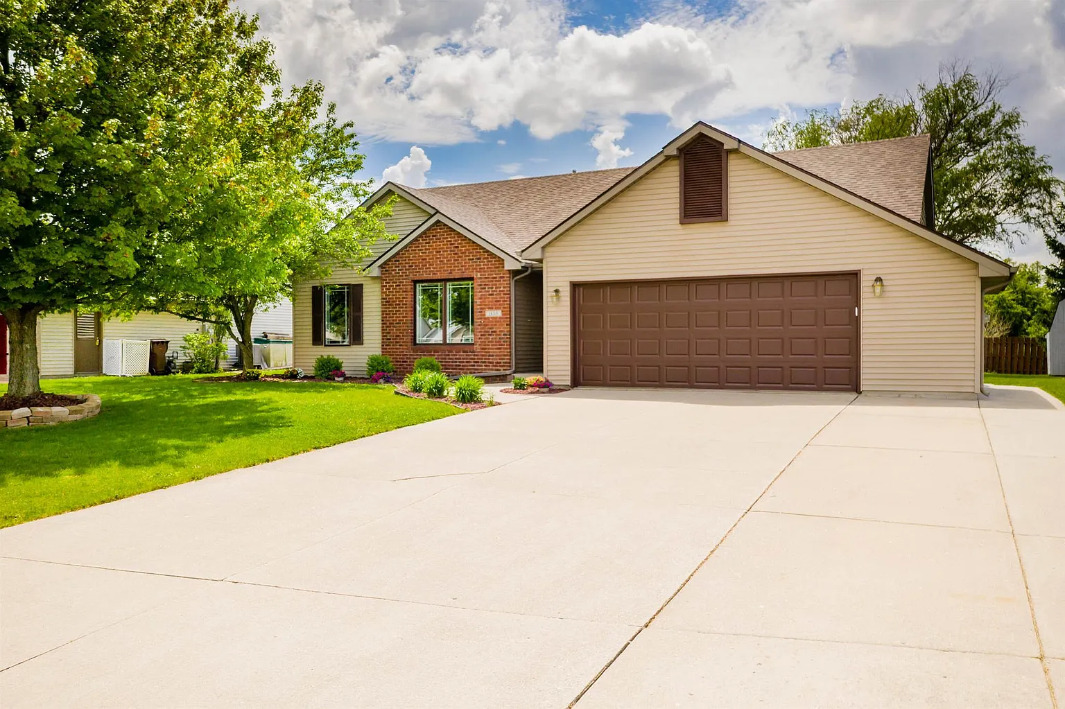 1409 Chestnut Ct photo 1