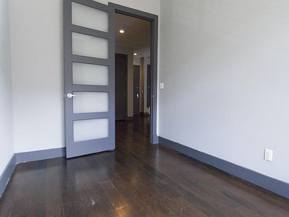 4th image of 123 Boerum St APT 2B