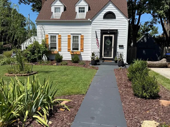 1413 SW Eden Ct, Topeka, KS 66604