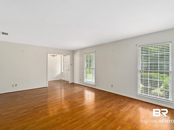3rd image of 174 Country Club Dr